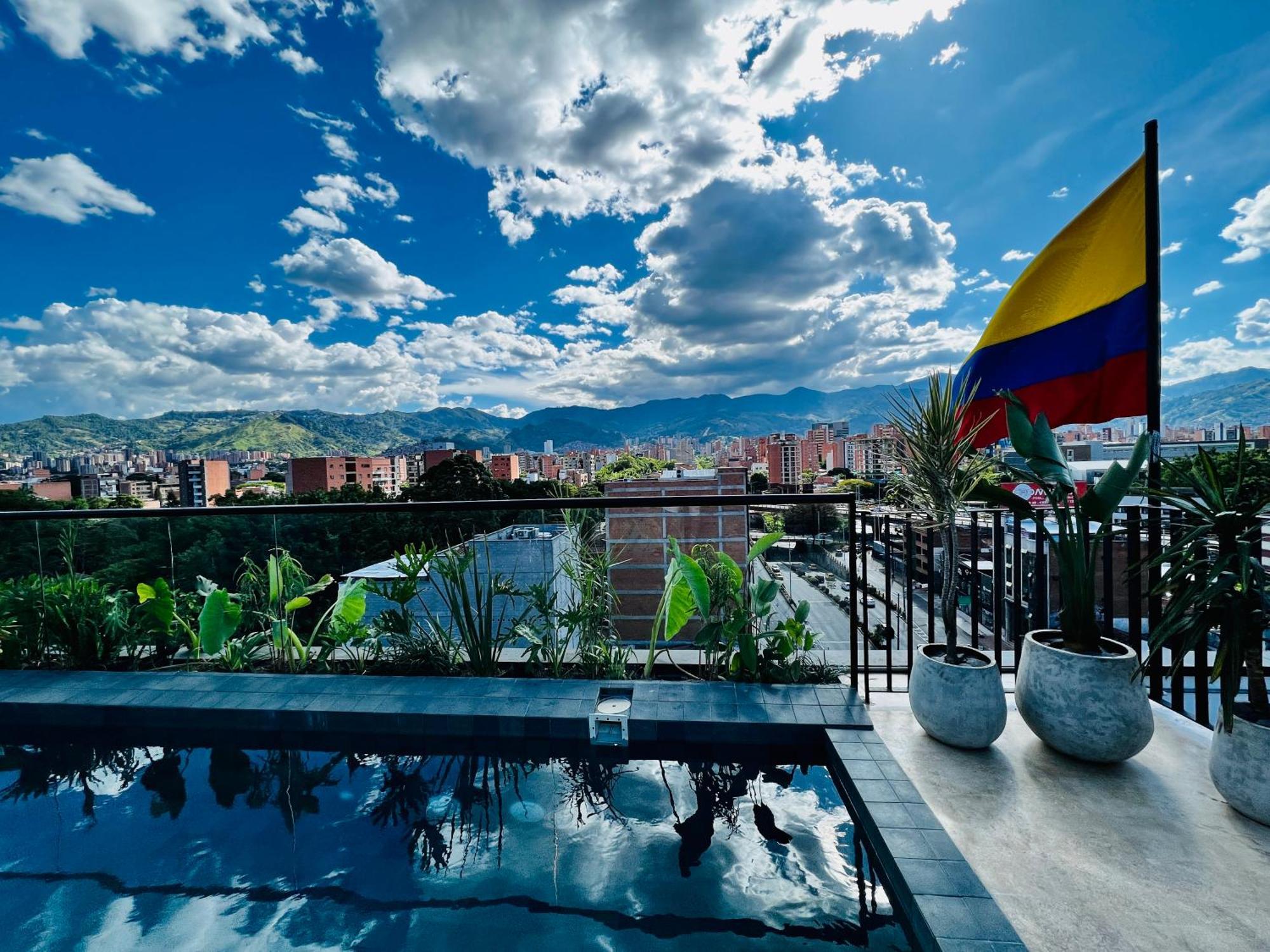 Los Patios Cool Living Medellin Ngoại thất bức ảnh