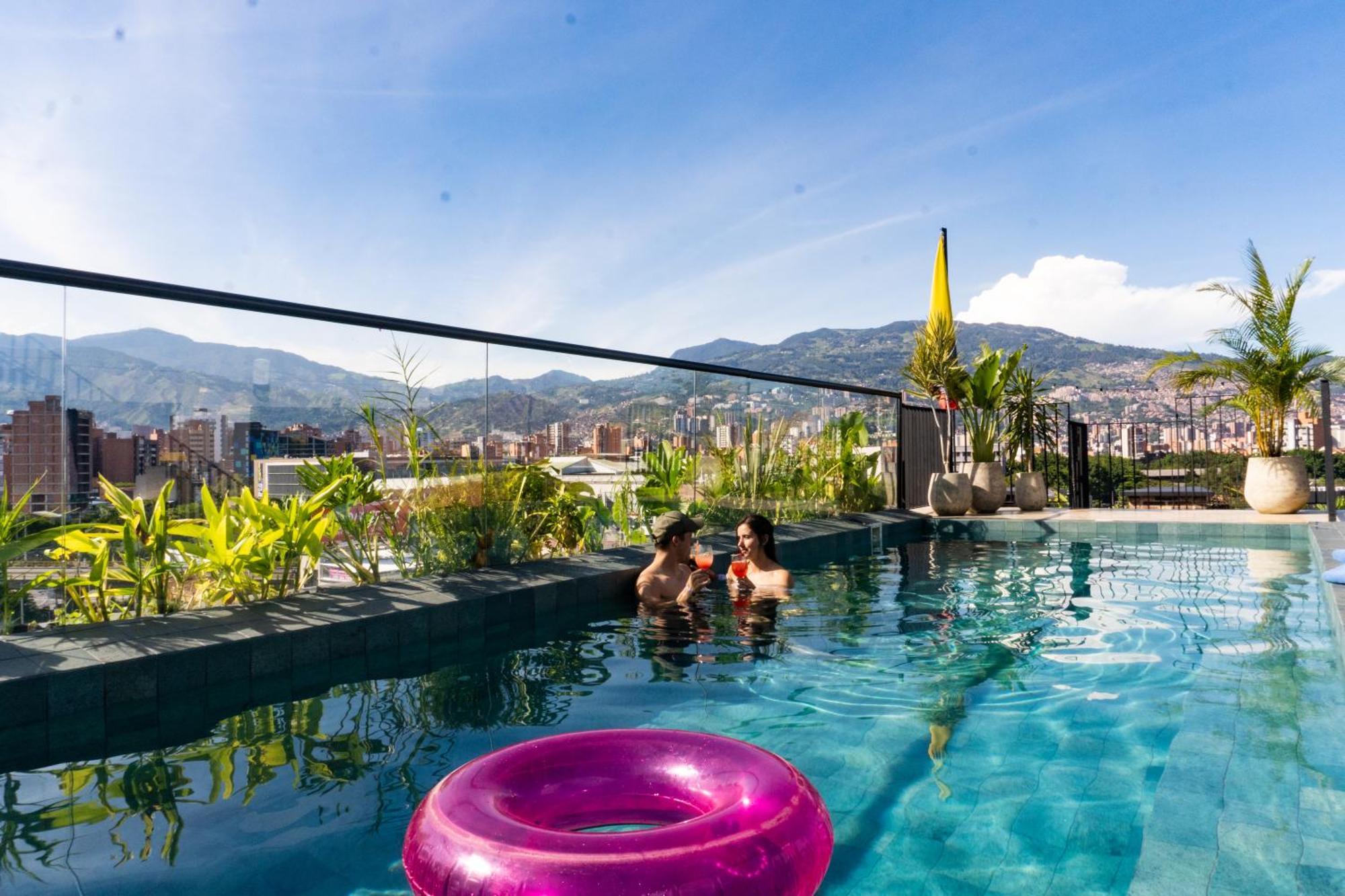 Los Patios Cool Living Medellin Ngoại thất bức ảnh
