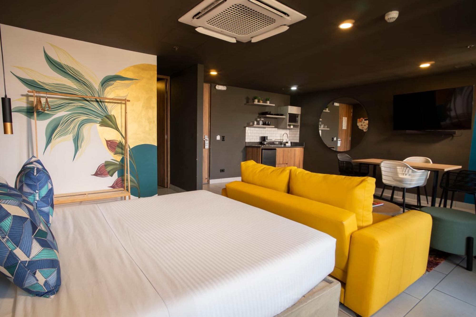Los Patios Cool Living Medellin Ngoại thất bức ảnh