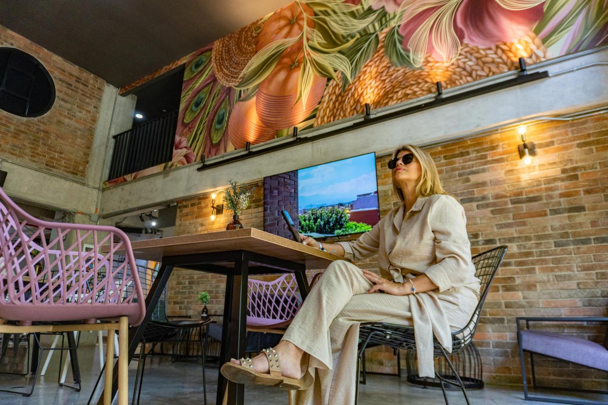 Los Patios Cool Living Medellin Ngoại thất bức ảnh