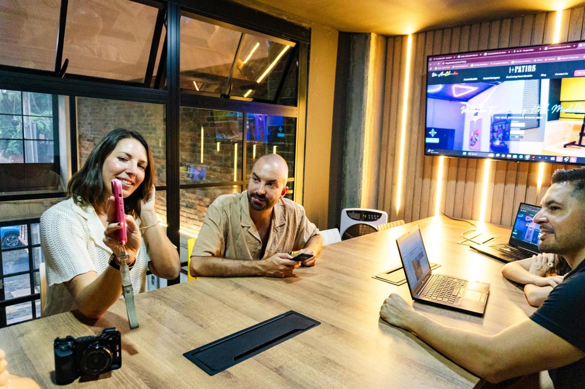 Los Patios Cool Living Medellin Ngoại thất bức ảnh